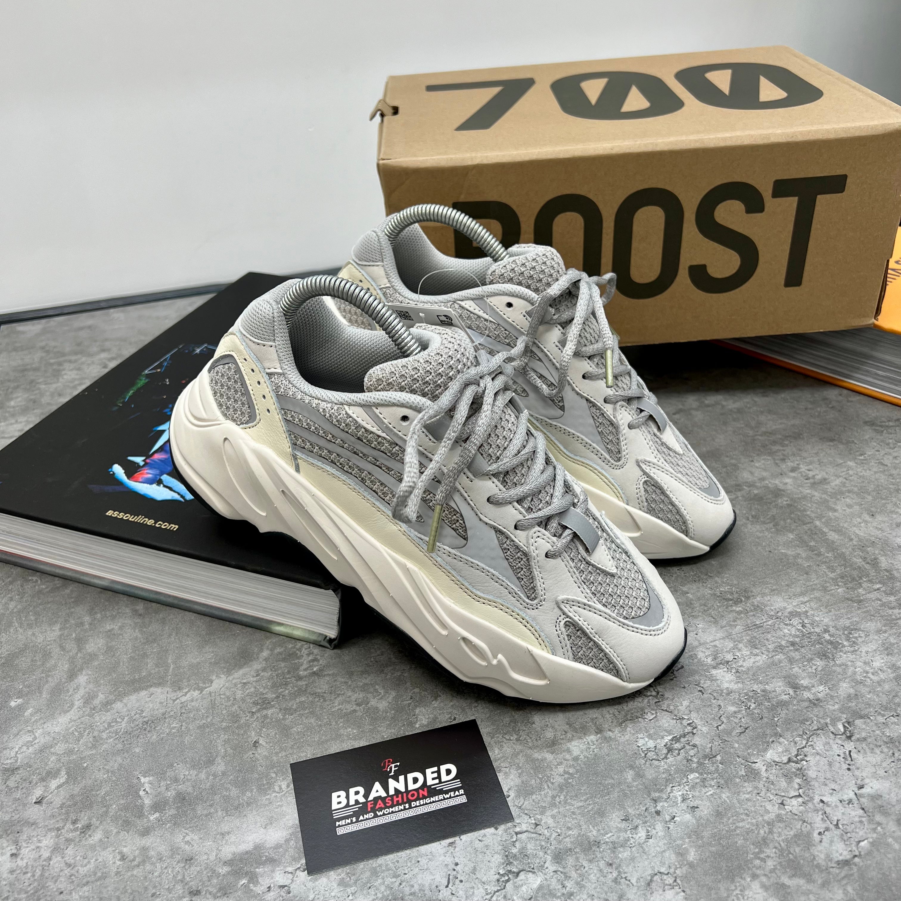 YEEZY 700 TRAINER - STATIC (PRE-ORDER)