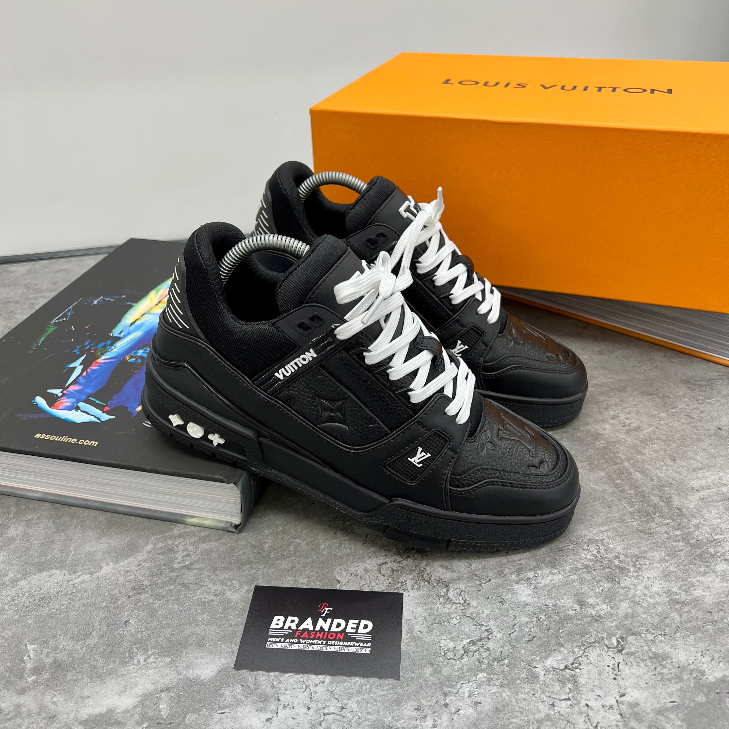 Louis Vuitton Trainer Sneakers (Black)