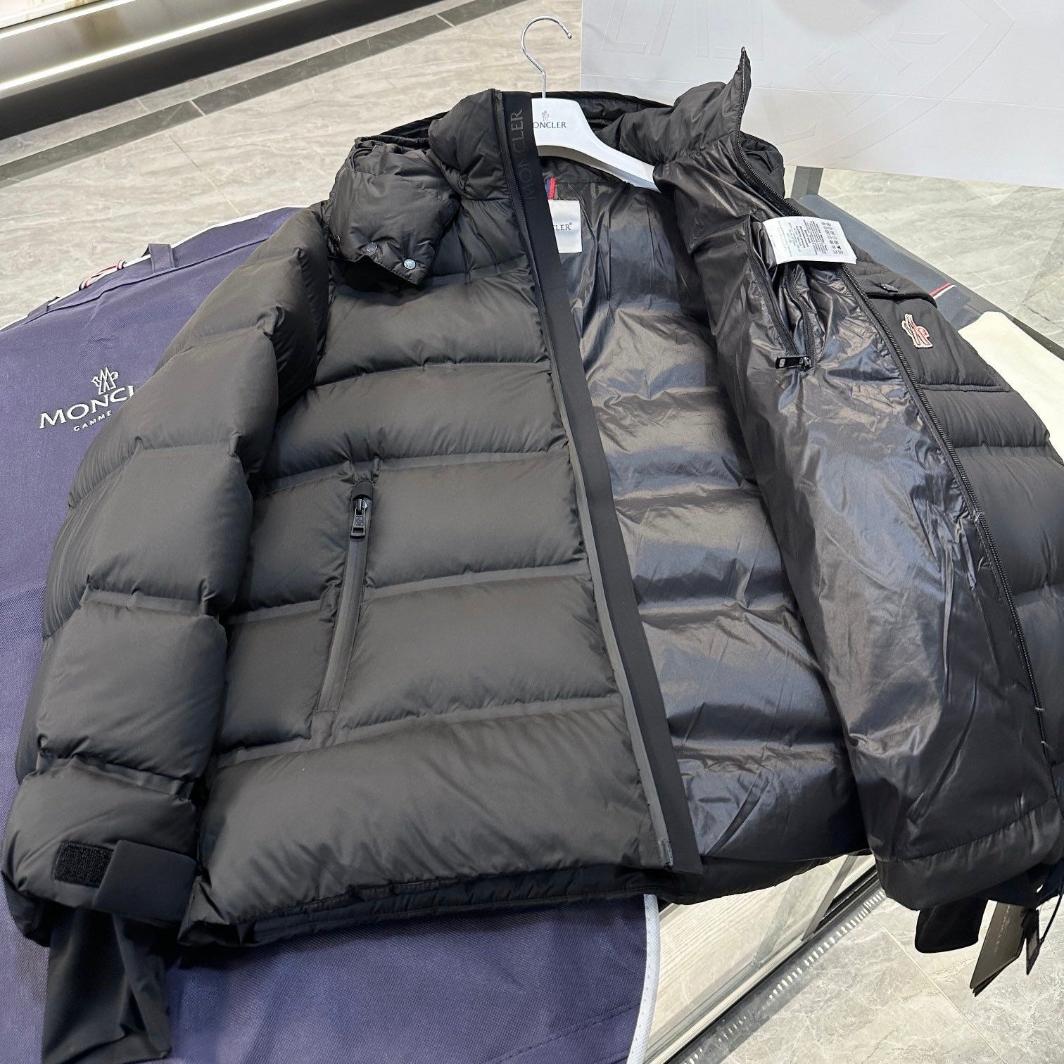 (PRE-ORDER) MONCLER - GRENOBLE COAT - BLACK