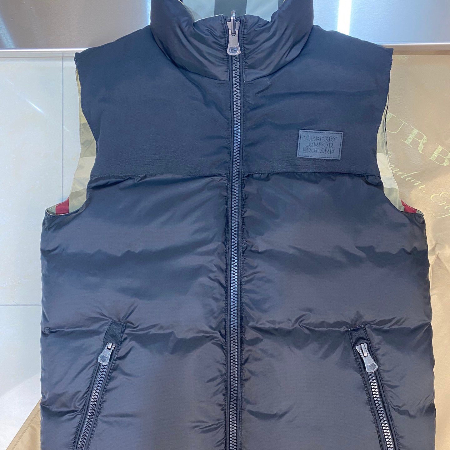 (PRE-ORDER) BURBERRY - REVERISBLE GILET - BLACK