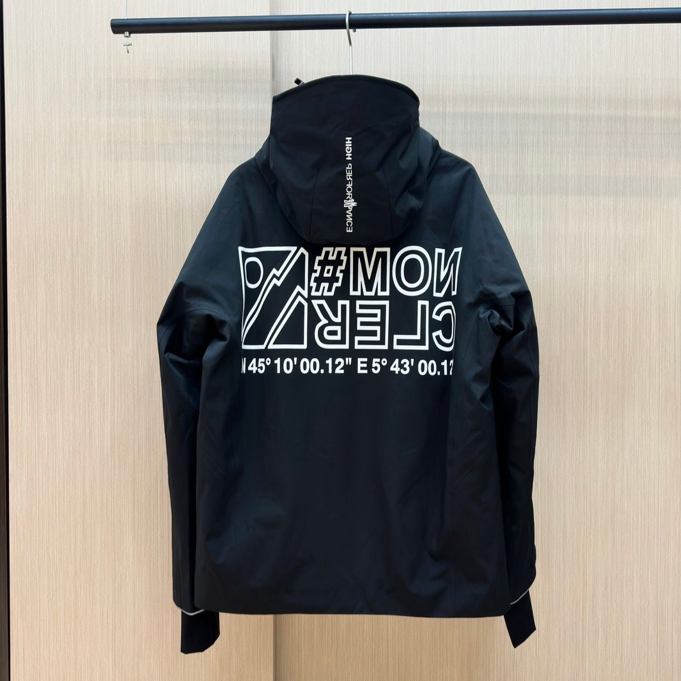 (PRE-ORDER) MNCLR - BIG GRENOBLE LOGO COAT - BLACK