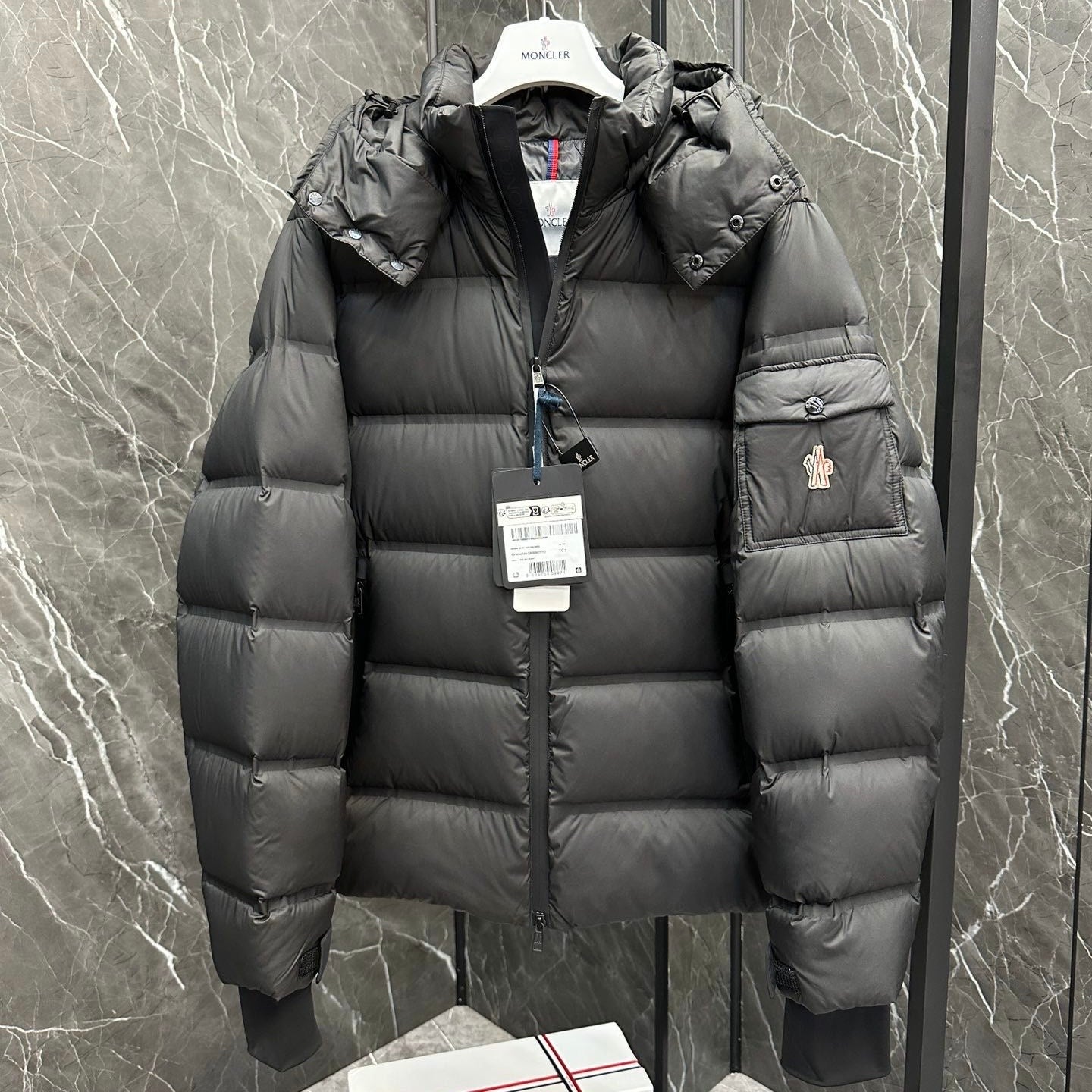 (PRE-ORDER) MONCLER - GRENOBLE COAT - BLACK